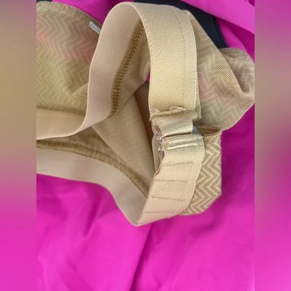 Lululemon Scoop Me Up Tank Size 4
Pow Pink - Picture 7 of 8